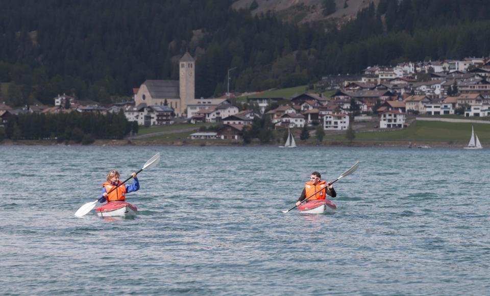 Fare kajak sul Lago di Resia