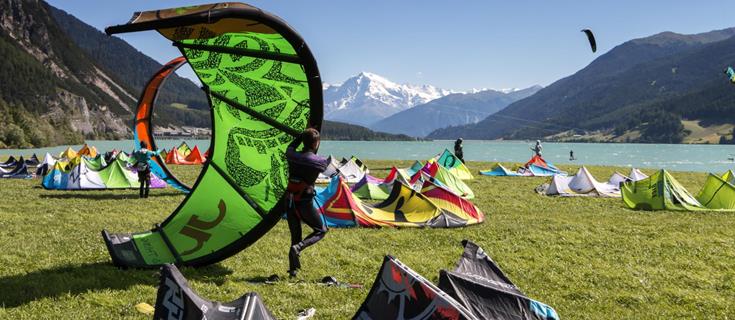 Fare kitesurf al Lago di Resia