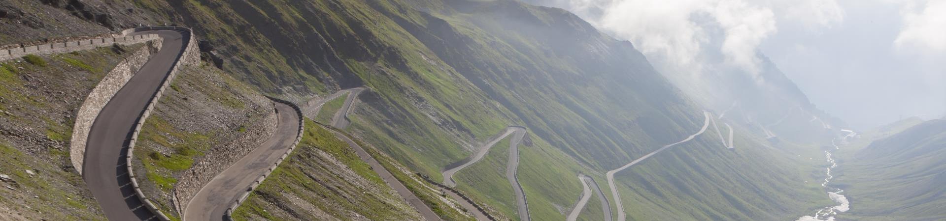 stilfserjoch-passstraße-wolken-vinschgau-fb